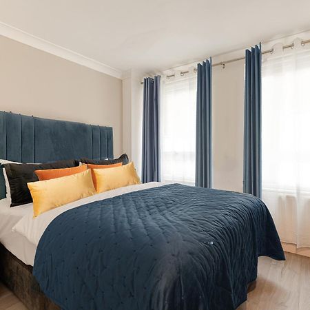 Explore The Most Exquisite West-End From A Harrods Family And Couple Home 런던 외부 사진