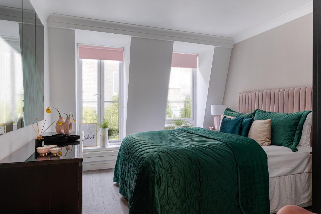 Explore The Most Exquisite West-End From A Harrods Family And Couple Home 런던 외부 사진