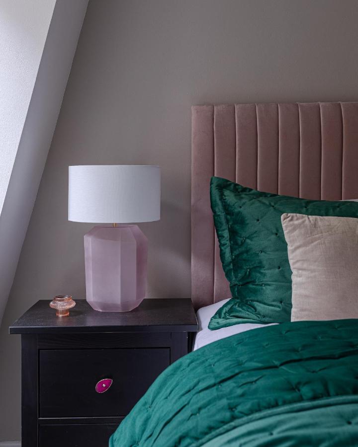 Explore The Most Exquisite West-End From A Harrods Family And Couple Home 런던 외부 사진